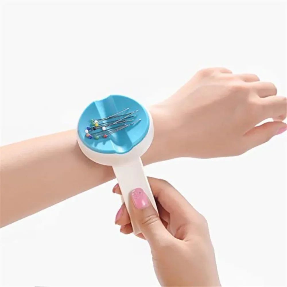 Magnetic Pin Cushion Caddy Wristlet for Sewing (NWT)